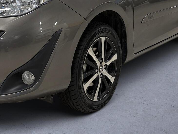 galeria Yaris Sedan