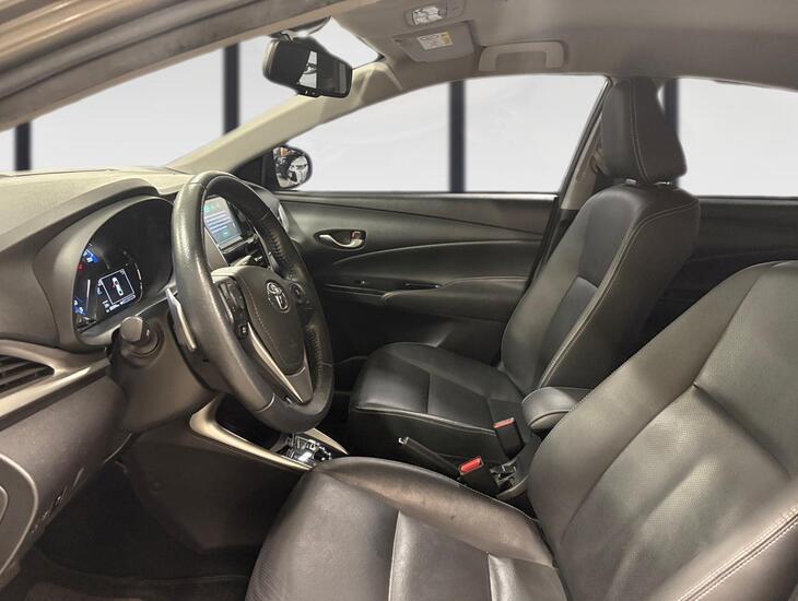 galeria Yaris Sedan
