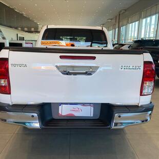 Toyota HILUX 2.8 D-4D TURBO DIESEL CD SR 4X4 AUTOMÁTICO