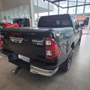 Toyota HILUX 2.8 D-4D TURBO DIESEL CD SRX LIMITED 4X4 AUTOMÁTICO