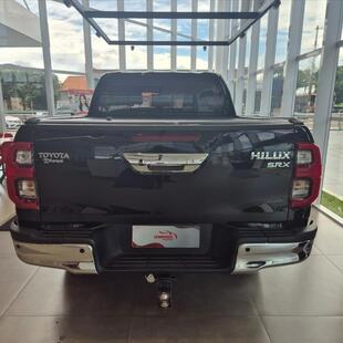 Toyota HILUX 2.8 D-4D TURBO DIESEL CD SRX LIMITED 4X4 AUTOMÁTICO