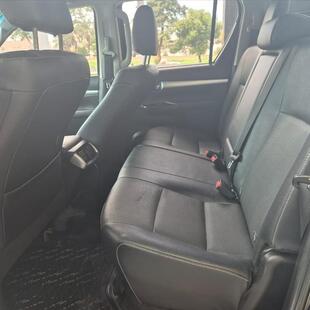 Toyota HILUX 2.8 D-4D TURBO DIESEL CD SRX LIMITED 4X4 AUTOMÁTICO