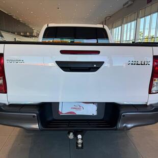 Toyota HILUX 2.8 D-4D TURBO DIESEL CD POWER PACK 4X4 AUTOMÁTICO