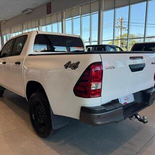 Toyota HILUX 2.8 D-4D TURBO DIESEL CD POWER PACK 4X4 AUTOMÁTICO