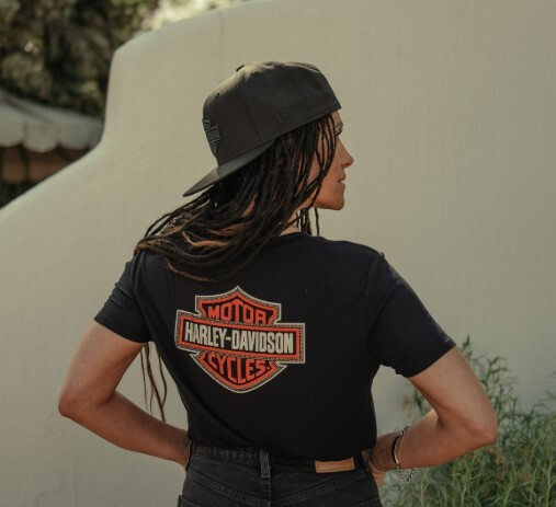 galeria CAMISETA FEMININA ESSENTIAL BLING H-D