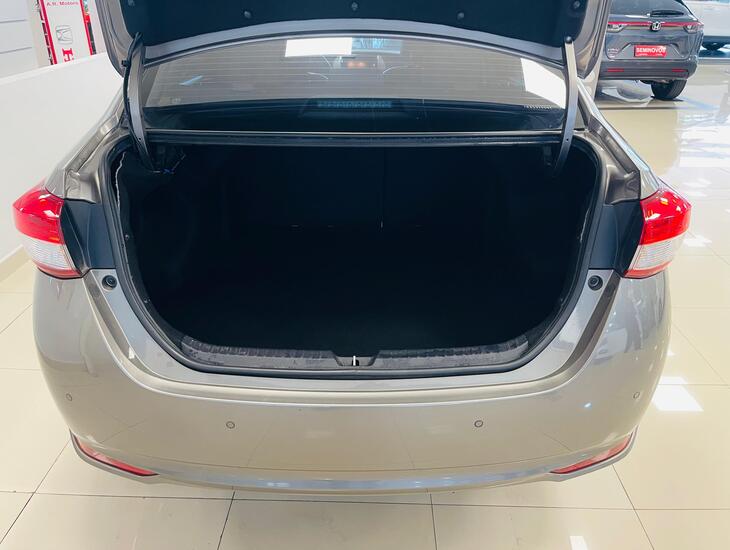 galeria Yaris Sedan