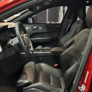 Volvo XC60 2.0 T8 RECHARGE ULTIMATE DARK AWD GEARTRONIC