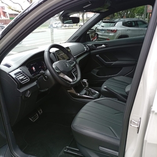 Volkswagen T-CROSS 1.4 250 TSI TOTAL FLEX HIGHLINE AUTOMÁTICO