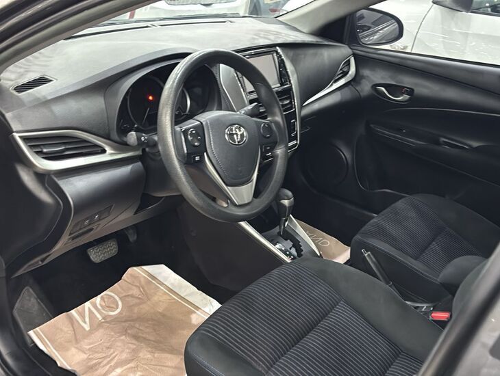 galeria Yaris Sedan