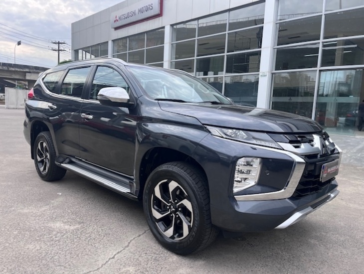 galeria PAJERO SPORT HPE