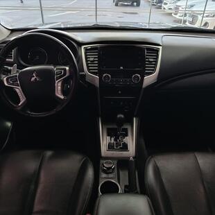 Mitsubishi L200 TRITON 2.4 16V TURBO DIESEL SPORT HPE-S CD 4P 4X4 AUTOMÁTICO