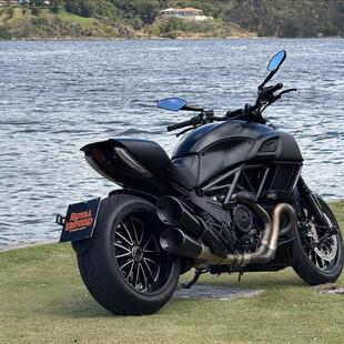 Ducati DIAVEL DARK
