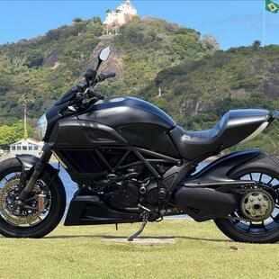 Ducati DIAVEL DARK