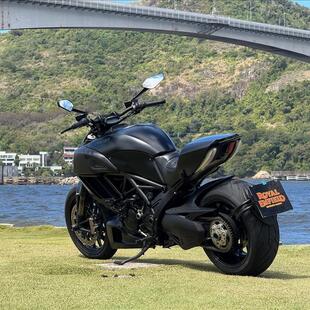 Ducati DIAVEL DARK