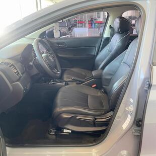 Honda CITY HATCHBACK TOURING 1.5 Flex 16V Aut CITY HATCHBACK TOURING 1.5 Flex 16V Aut