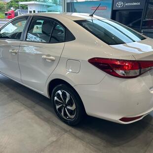 Toyota YARIS 1.5 16V FLEX SEDAN XL LIVE MULTIDRIVE