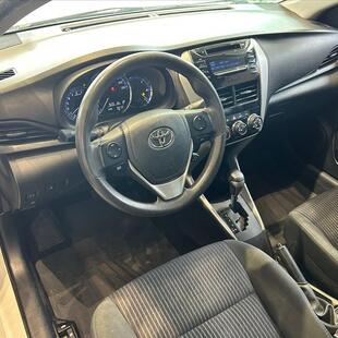 Toyota YARIS 1.5 16V FLEX SEDAN XL LIVE MULTIDRIVE