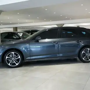 Audi A4 Avant Prestige Plus 40 TFSI S tronic