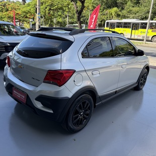 Chevrolet ONIX 1.4 MPFI ACTIV 8V FLEX 4P AUTOMÁTICO