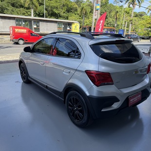 Chevrolet ONIX 1.4 MPFI ACTIV 8V FLEX 4P AUTOMÁTICO