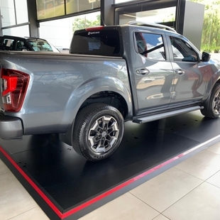 Nissan FRONTIER 2.3 16V TURBO DIESEL XE CD 4X4 AUTOMÁTICO