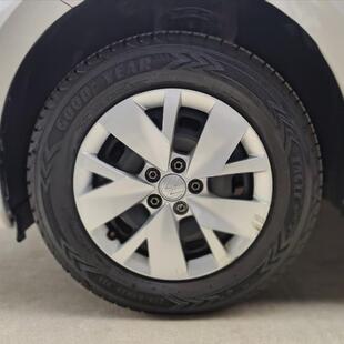 Volkswagen POLO 1.0 MPI MANUAL