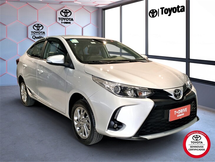 galeria Yaris Sedan
