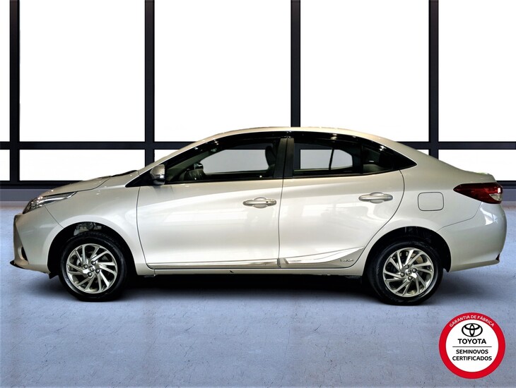 galeria Yaris Sedan