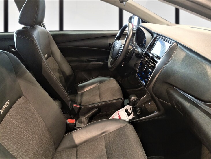 galeria Yaris Sedan