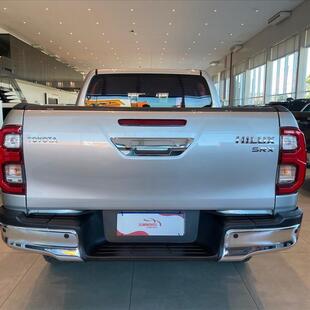 Toyota HILUX 2.8 D-4D TURBO DIESEL CD SRX 4X4 AUTOMÁTICO