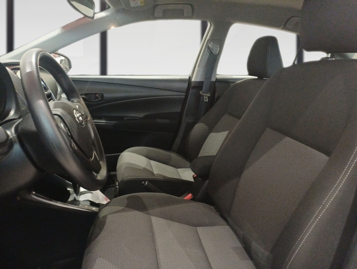 galeria Yaris Sedan