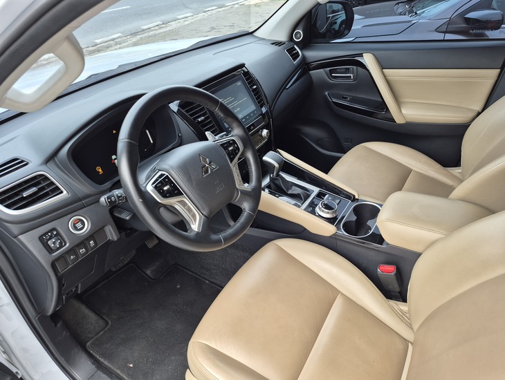 galeria PAJERO SPORT