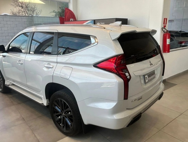 galeria PAJERO SPORT