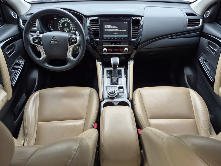 galeria PAJERO SPORT