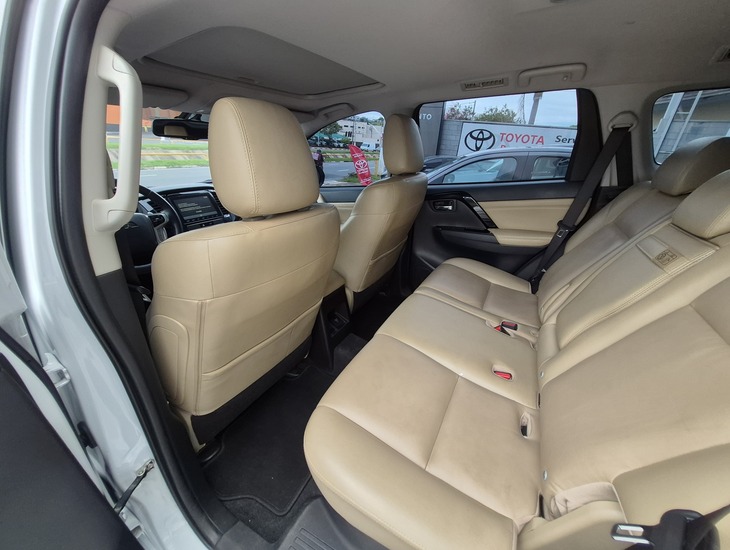 galeria PAJERO SPORT