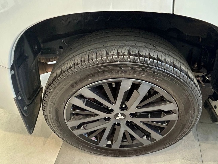 galeria PAJERO SPORT