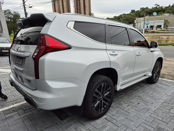 galeria PAJERO SPORT