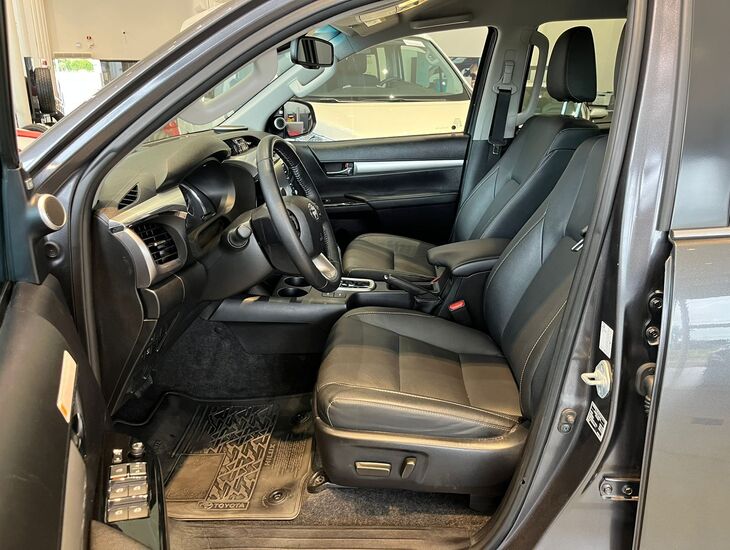 galeria HILUX SRX 4X4 2.8