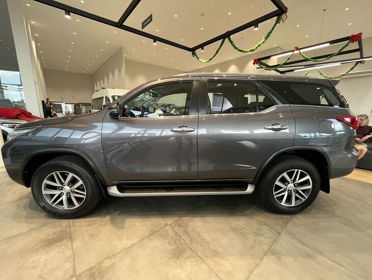 galeria SW4 SRX 7 LUGARES 2.8 4X4