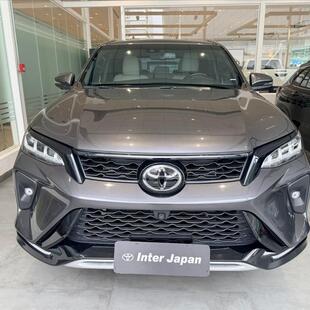 Toyota HILUX SW4 2.8 D-4D TURBO DIESEL DIAMOND 7L 4X4 AUTOMÁTICO