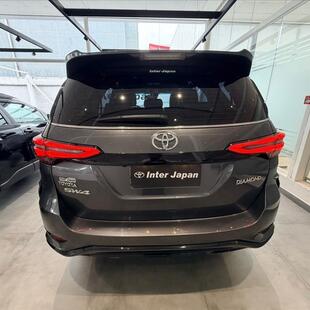 Toyota HILUX SW4 2.8 D-4D TURBO DIESEL DIAMOND 7L 4X4 AUTOMÁTICO