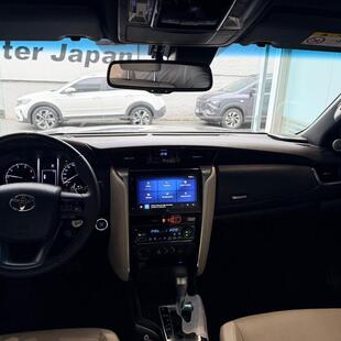 Toyota HILUX SW4 2.8 D-4D TURBO DIESEL DIAMOND 7L 4X4 AUTOMÁTICO