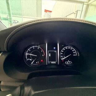 Toyota HILUX SW4 2.8 D-4D TURBO DIESEL DIAMOND 7L 4X4 AUTOMÁTICO