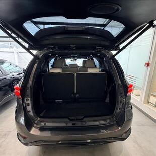 Toyota HILUX SW4 2.8 D-4D TURBO DIESEL DIAMOND 7L 4X4 AUTOMÁTICO