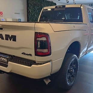 Ram 2500 6.7 I6 TURBO DIESEL LARAMIE NIGHT EDITION CD 4X4 AUTOMÁTICO