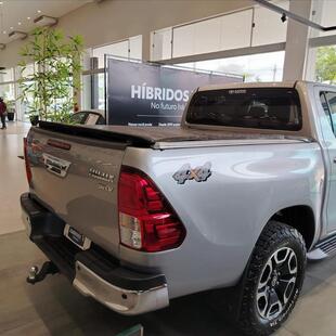Toyota HILUX 2.8 D-4D TURBO DIESEL CD SRV 4X4 AUTOMÁTICO