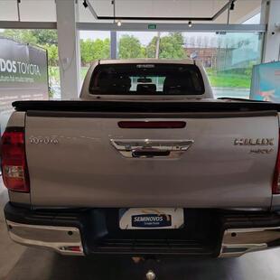 Toyota HILUX 2.8 D-4D TURBO DIESEL CD SRV 4X4 AUTOMÁTICO