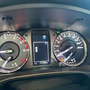 Toyota HILUX 2.8 D-4D TURBO DIESEL CD SRX PLUS 4X4 AUTOMÁTICO