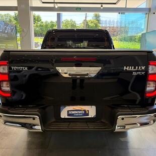 Toyota HILUX 2.8 D-4D TURBO DIESEL CD SRX 4X4 AUTOMÁTICO