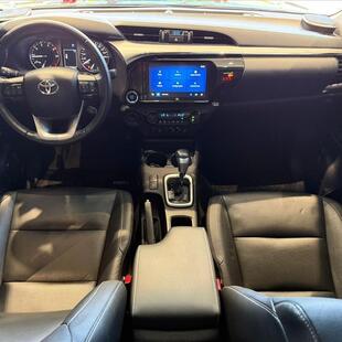 Toyota HILUX 2.8 D-4D TURBO DIESEL CD SRX 4X4 AUTOMÁTICO